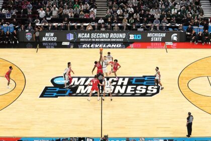 Oddsmaker goes beyond brackets, discusses popular betting trends and upset wagers for March Madness