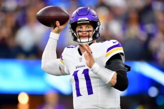 Vikings sign Carson Wentz to 1-year deal as they continue to add veteran depth around JJ McCarthy