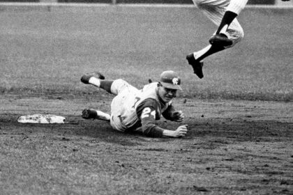 Former MLB outfielder Larry Stahl, best known for spoiling a perfect game, dead at 84