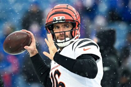 Bengals bring back 41-year-old Joe Flacco to back up Joe Burrow