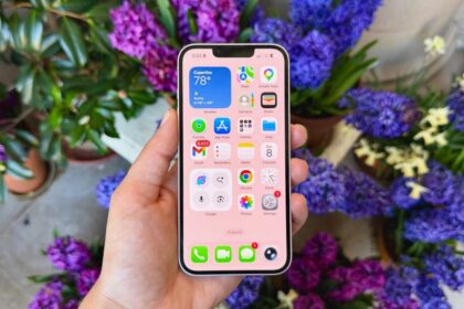 This iPhone Search Bar Hack Makes Navigating Your Call History Easy
