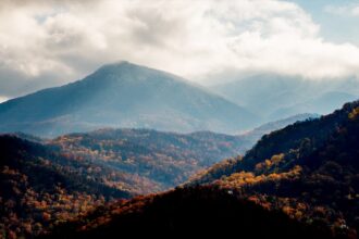 Woman dies after falling from 60-foot cliff along popular Smoky Mountains trail