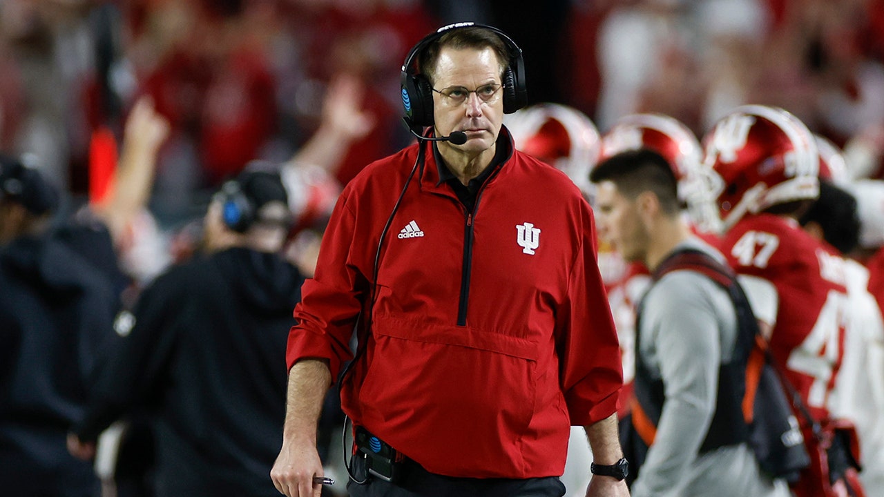 Indiana coach Cignetti sends message to star transfer with pre-practice dress code lesson