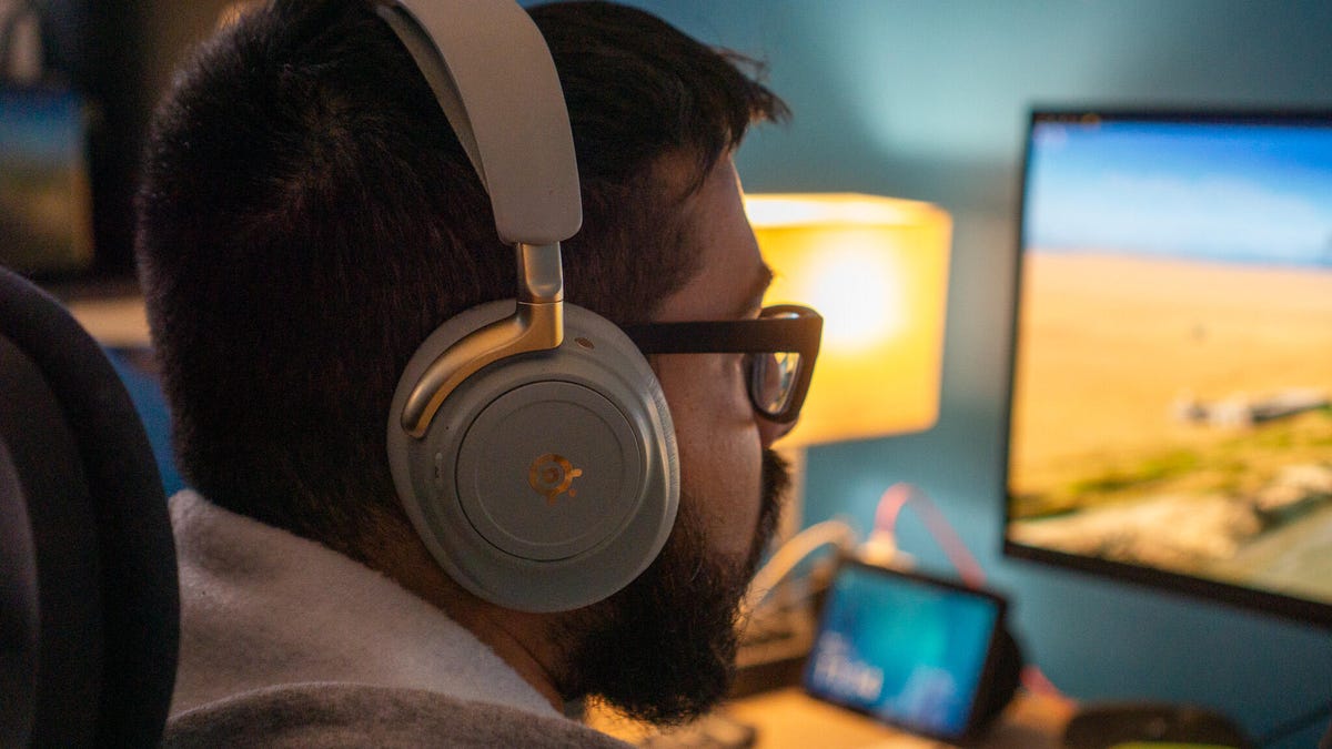 My Favorite Gaming Headphones From SteelSeries Cured My Battery Anxiety