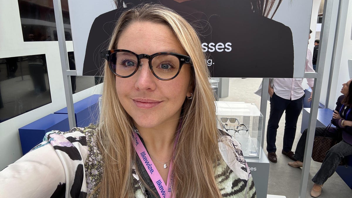 Watch Out, Meta. I Tried Alibaba’s Qwen Smart Glasses and They’re Mega Impressive
