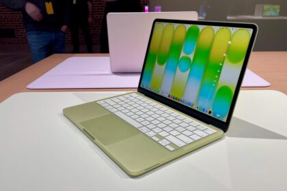 The MacBook Neo Looks Like a Hit for Students. Should Anyone Else Choose It Over the Air?