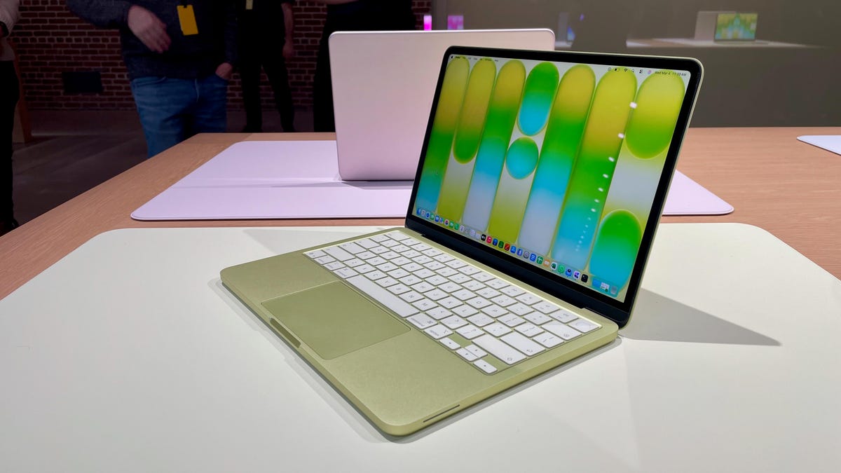 The MacBook Neo Looks Like a Hit for Students. Should Anyone Else Choose It Over the Air?