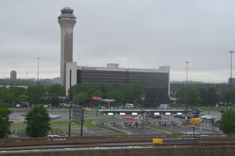 Feds investigate alarming near miss between Alaska Airlines jet, FedEx plane at busy Newark airport