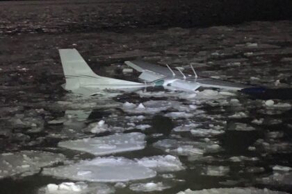 Plane taking off from Long Island crashes into icy Hudson River during emergency landing