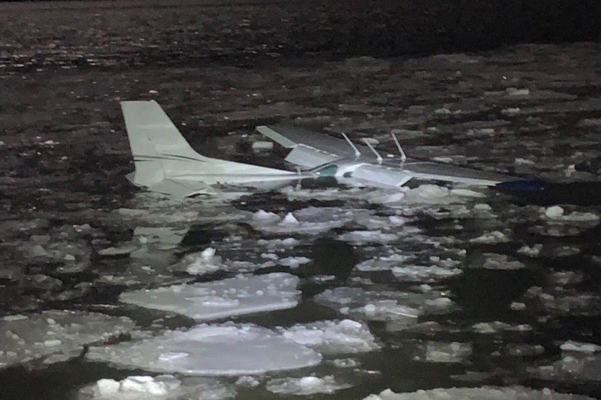 Plane taking off from Long Island crashes into icy Hudson River during emergency landing
