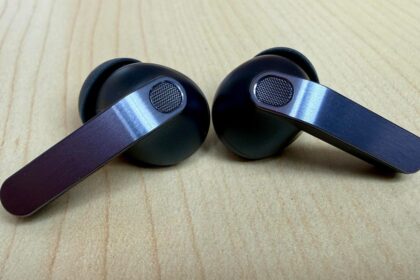 Samsung Earbuds App Treats Motion Sickness With Deep, Soothing Sound