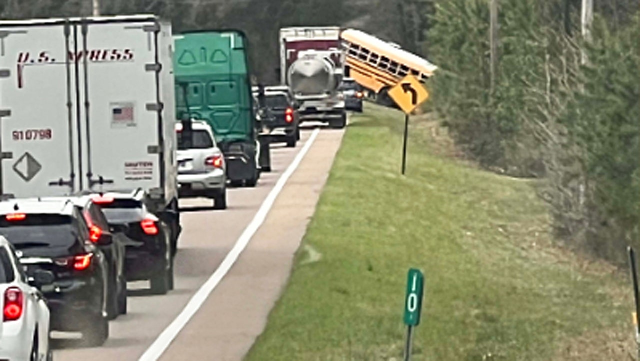At least 2 students killed, several injured in school bus crash in Tennessee: ‘A parent’s worst nightmare’