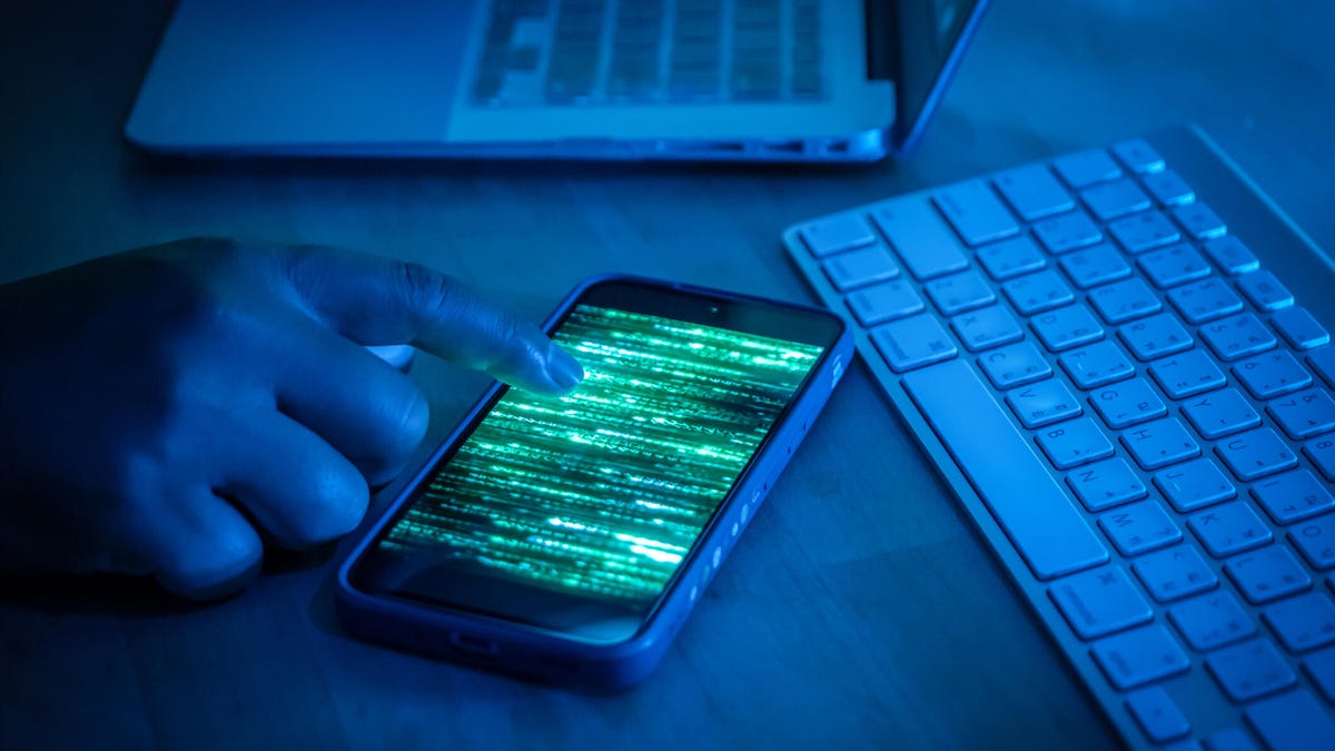 There’s an Easy Way to Stay Safe From the New ‘DarkSword’ iPhone Hackers