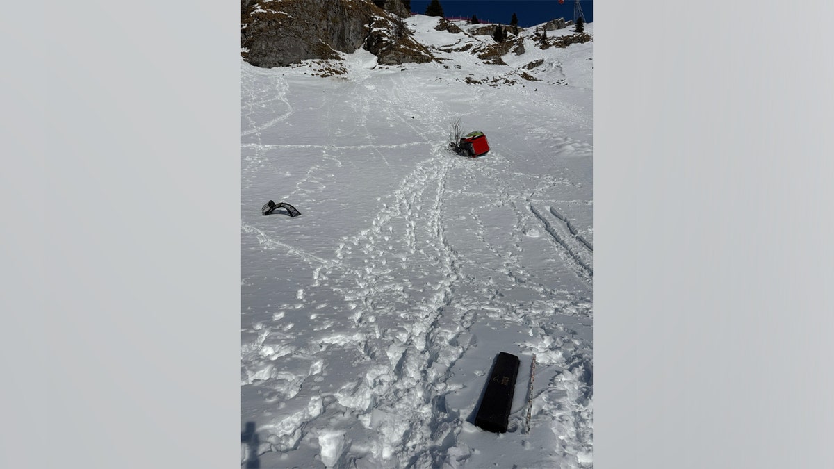 Overview of a gondola that crashed