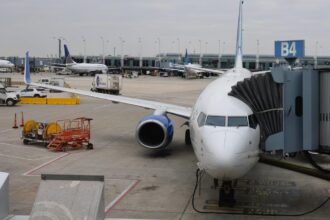 United Can Now Ban Passengers Who Listen to Audio and Video Without Headphones