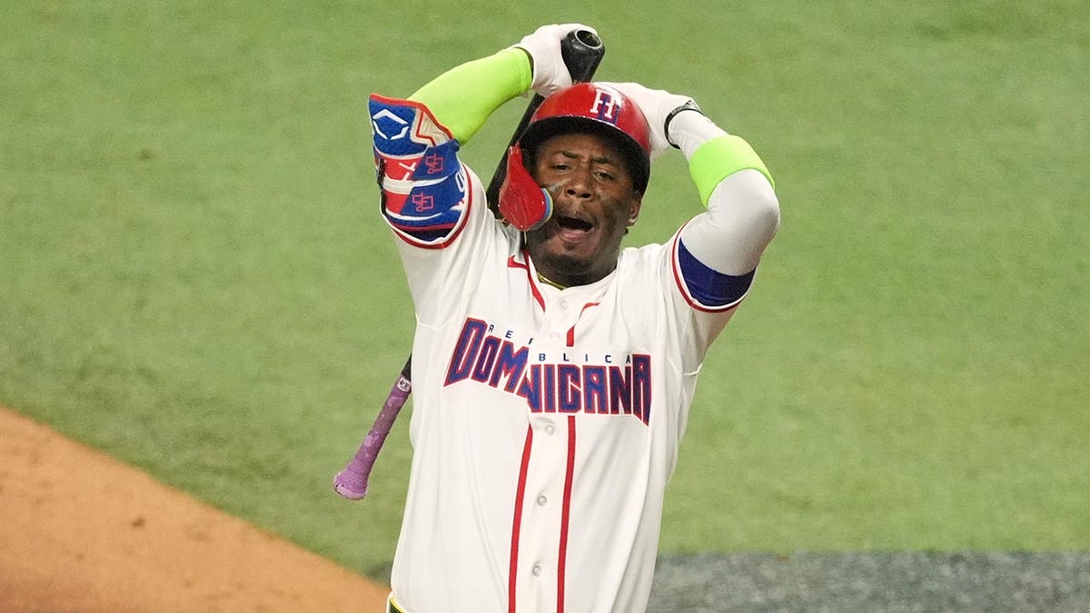 Geraldo Perdomo reacts after striking out
