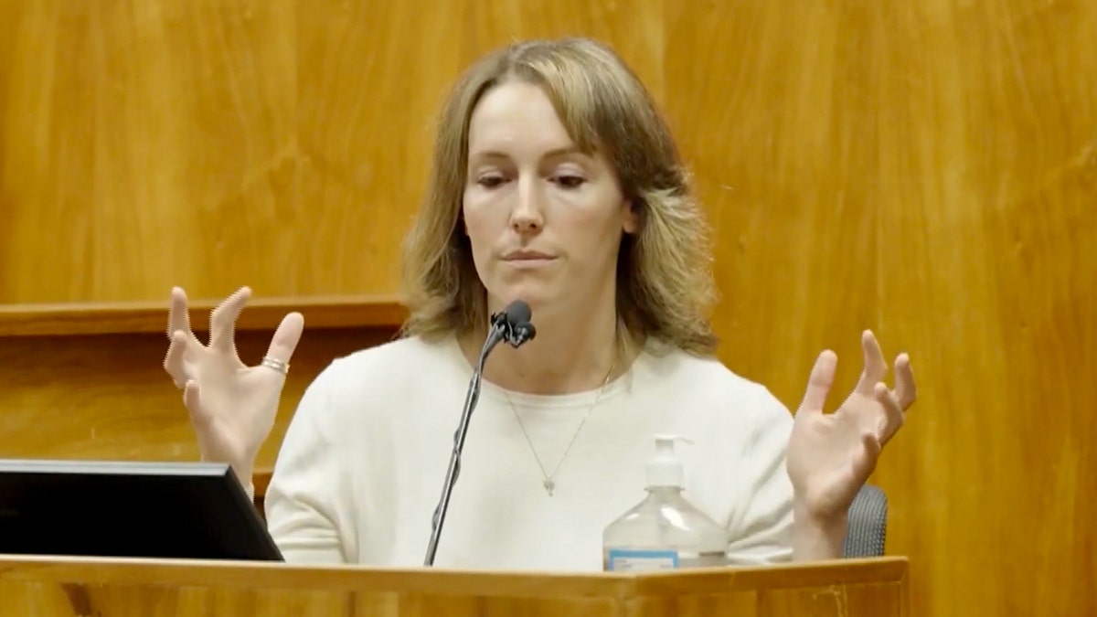 Arielle Konig testifies during her attempted murder trial in a Maui courtroom