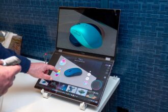 Lenovo’s Dual-Screen Yoga Book Concept Transforms Flat Images Into 3D Models