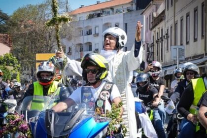 Hundreds of motorcyclists join priest in Portugal’s Easter on wheels