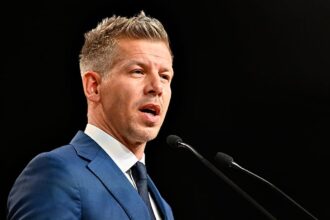 Magyar calls on Orbán to lift veto on Ukraine loan before his exit