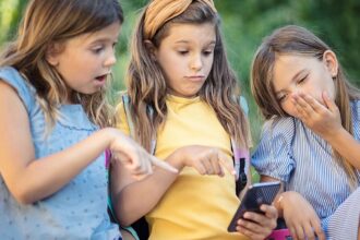 Should kids be on social media? Europe moves toward age limits
