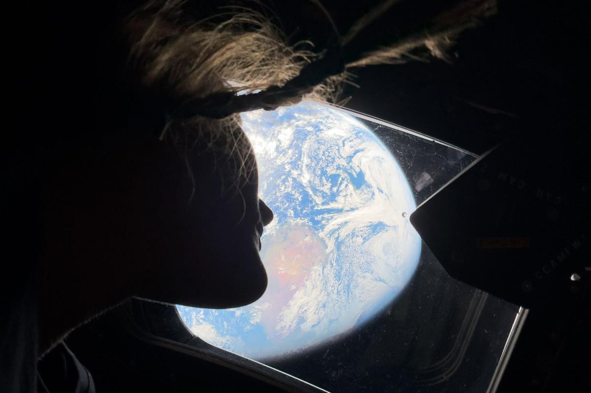 Artemis II crew releasing absolutely gobsmacking new photos of Earth: ‘Our home looks gorgeous’