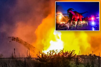 Lightning strike turns 100-foot dinosaur into raging fireball, stunning onlookers