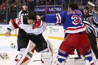 Rangers, Devils goalies battle in wild fight during rivalry matchup