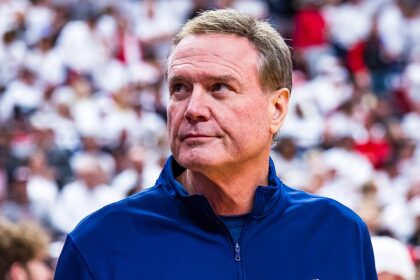 Bill Self announces return to Kansas sideline, set for 24th season despite health issues