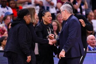 Legendary women’s basketball coaches Dawn Staley and Geno Auriemma get into heated shouting match