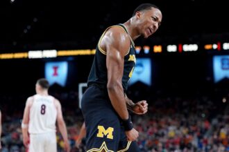 Michigan routs Arizona to advance to men’s national championship, will take on UConn