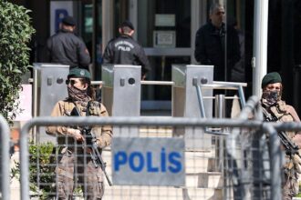 3 gunmen open fire outside Israeli consulate in Istanbul, dubbed ‘terrorists’ by Turkish official