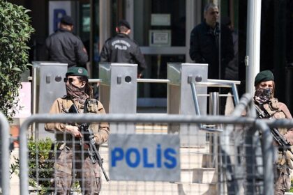 3 gunmen open fire outside Israeli consulate in Istanbul, dubbed ‘terrorists’ by Turkish official