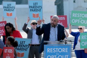 Top school district slapped with complaint alleging ‘elaborate system’ to keep kids’ gender transitions secret