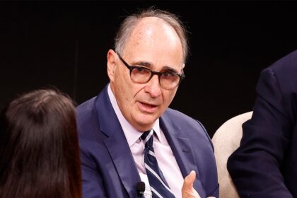 David Axelrod trying to tamp down speculation after meeting the pope