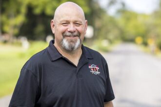 Democratic candidate apologizes for past pro-police, pro-gun posts in key battleground race