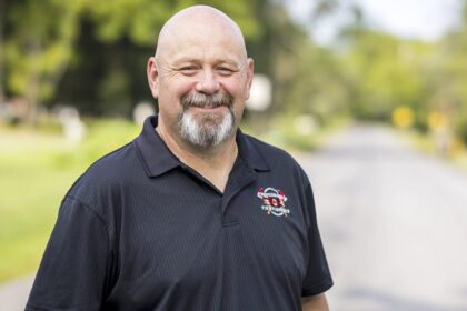 Democratic candidate apologizes for past pro-police, pro-gun posts in key battleground race