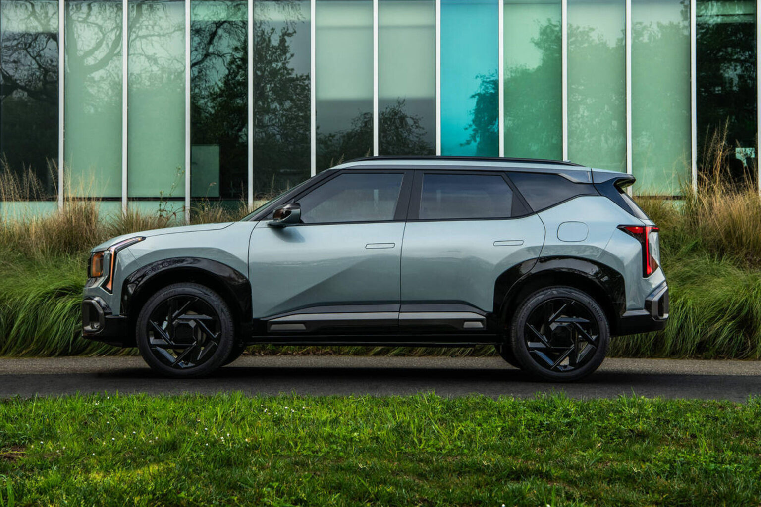 Larger, More Spacious 2027 Kia Seltos Debuts With New Hybrid Variant