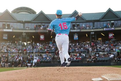 Minor league team plates 10 runs in one inning on just one hit, zero errors in frigid conditions