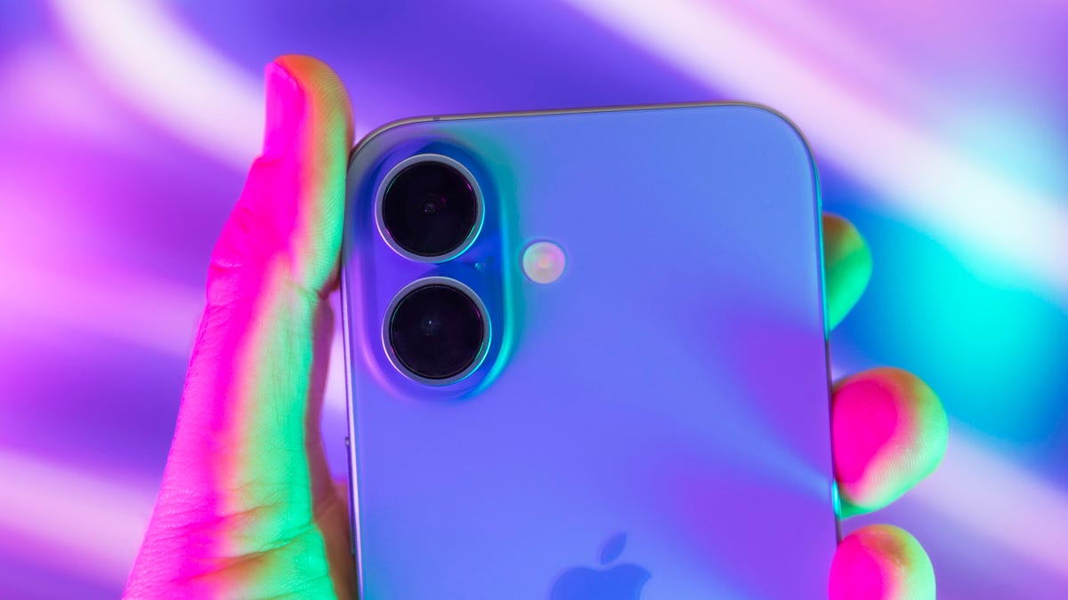 If You’re Not on iOS 26, You Should Really Download This iOS 18 Update Now