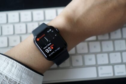 9 Apple Watch Health Features That Fly Under the Radar, According to a Doctor at Apple