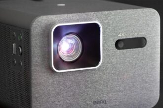 Benq TK705STi Short-Throw Projector Review: Tidy Little Box for Little Rooms