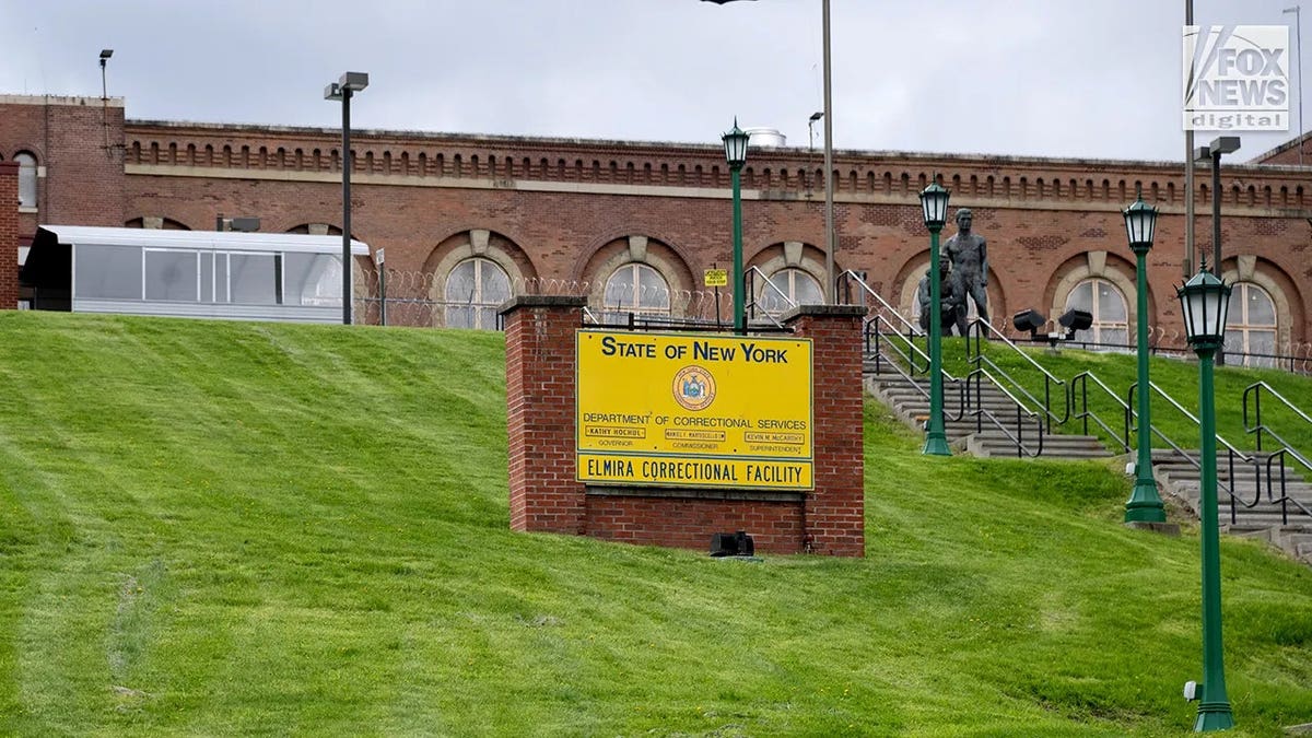 Cooler cop Erik Duran prison