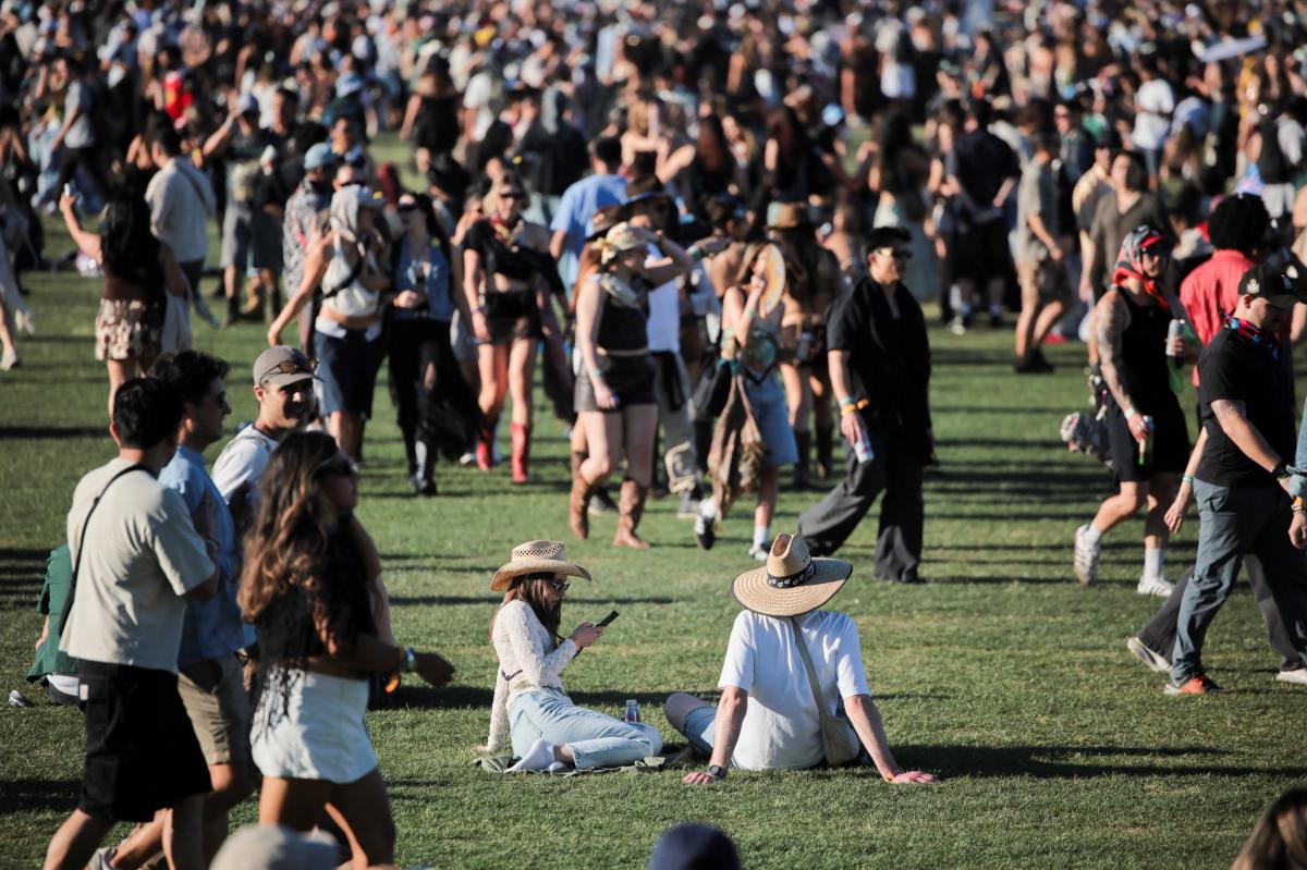 Scantily-clad festivalgoers stuck in Coachella hell in desert heat