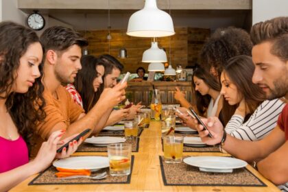 Restaurants ban diners’ phones during meals as no-scroll trend grows: put it away or else