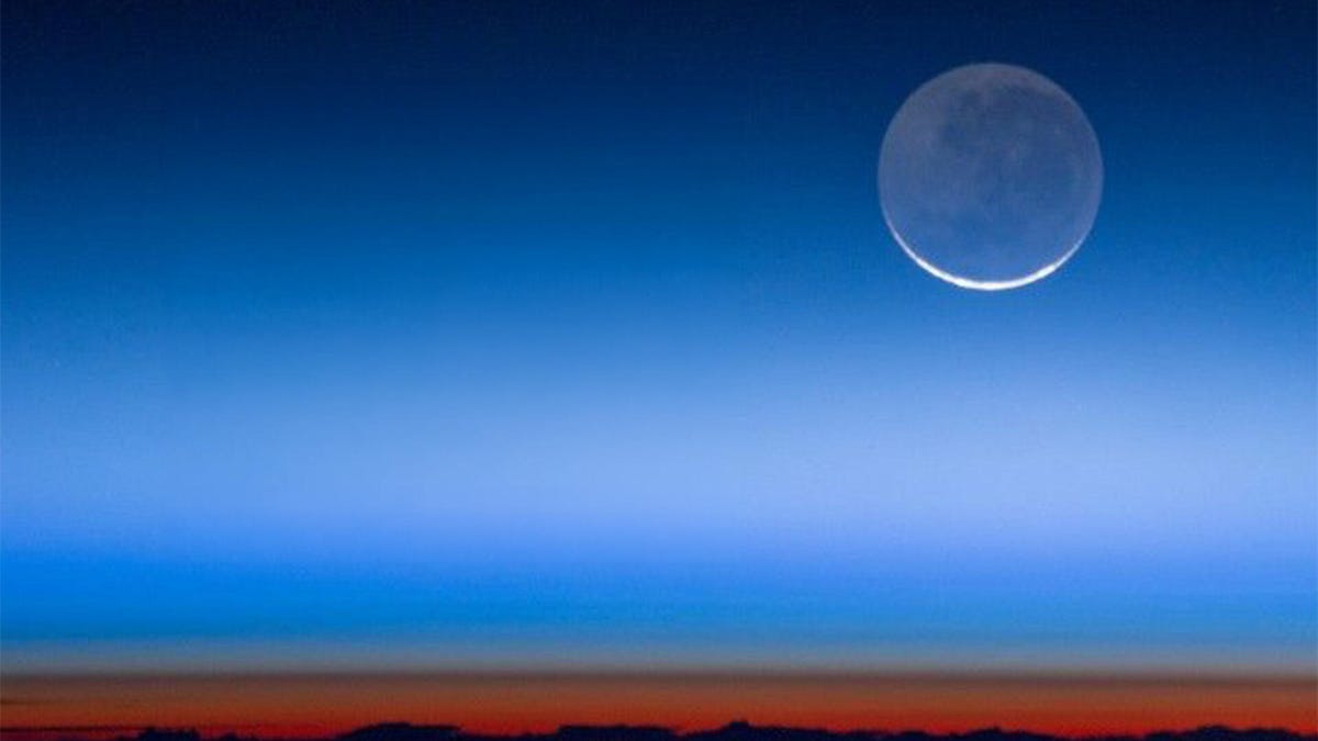 What Is Earthshine? How to Spot the Lunar Marvel in the Skies This Week