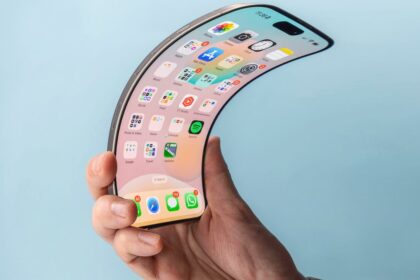 I Really Need Apple to Launch Its Foldable iPhone Flip This Year