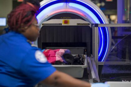 United Airlines App Adds TSA Wait Predictions, AirTag Luggage Tracking