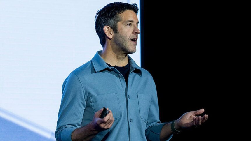 Apple’s AI Future Is in the Hands of a Hardware Expert. That’s a Good Thing