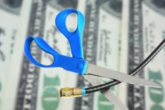 Live TV Streaming Showdown: Who Offers the Top 100 Channels?